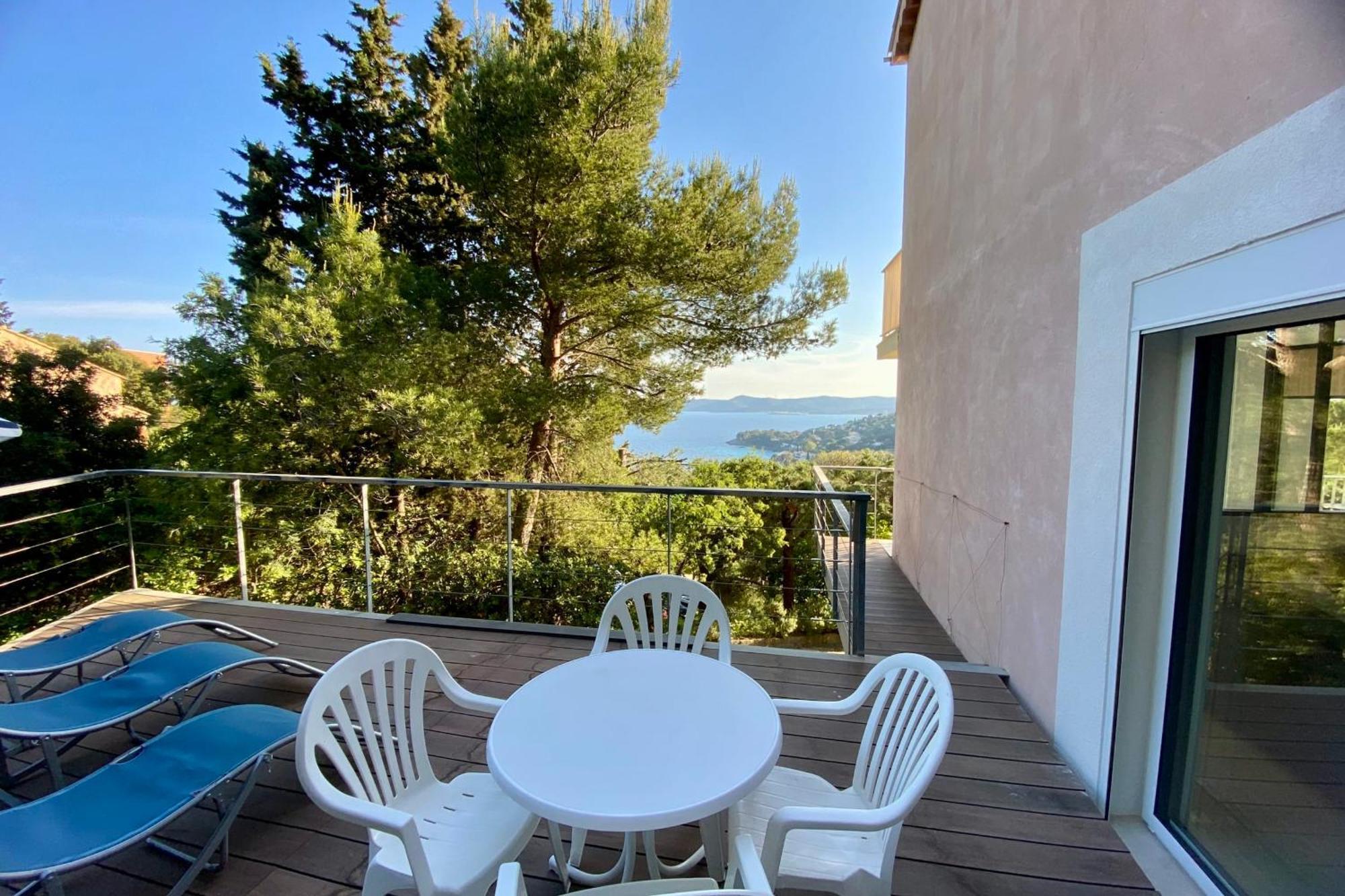 Renovated 1-bedroom With Sea View And Large Balcony Aiguebelle *